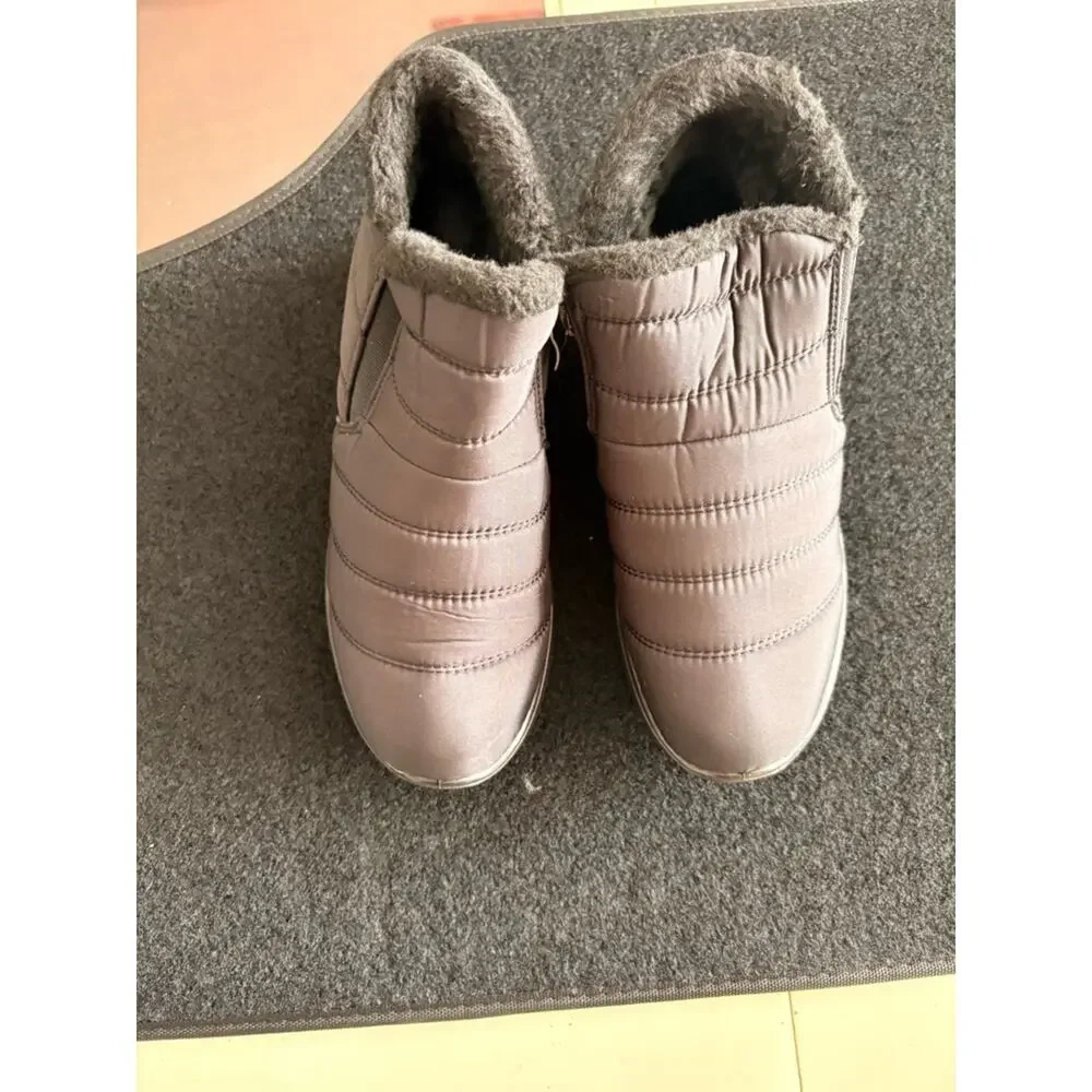 NWOT Women’s Black Winter Snow Boots Quilted Zip Warm Size 6